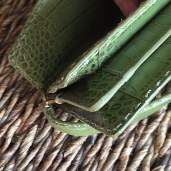 Ann Taylor handbag. Lime green moc croc embossed. - Picture 6 of 7